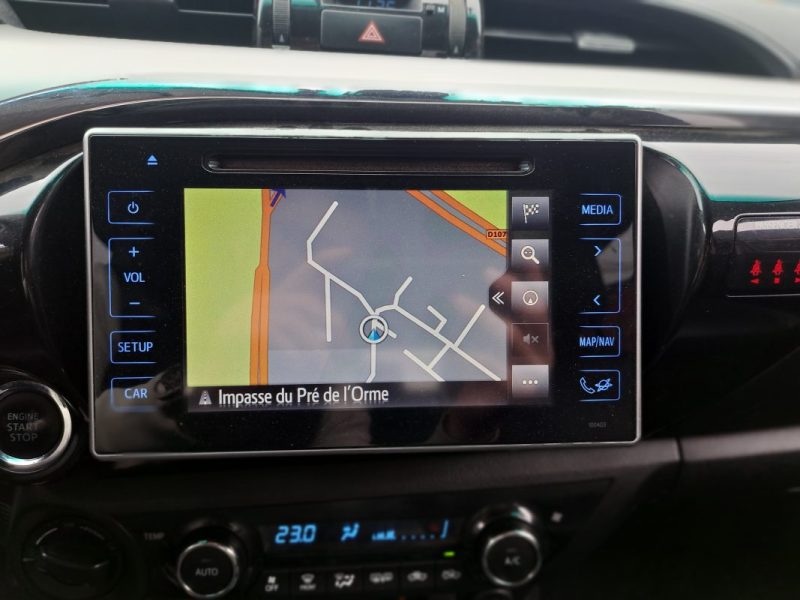 TOYOTA HILUX DOUBLE CABINE  2.4 D-4D 150CV LEGENDE BVA 4X4 COUVRE BENNE  2017