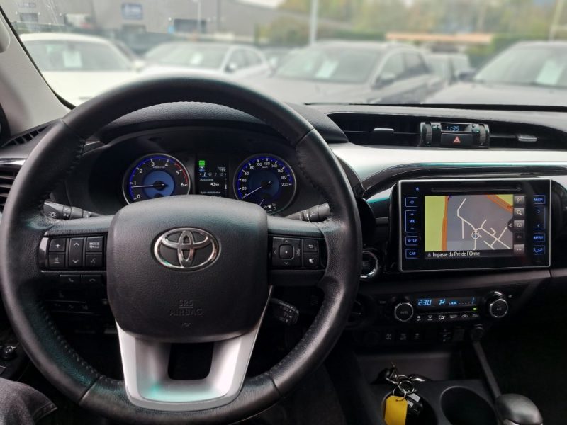 TOYOTA HILUX DOUBLE CABINE  2.4 D-4D 150CV LEGENDE BVA 4X4 COUVRE BENNE  2017