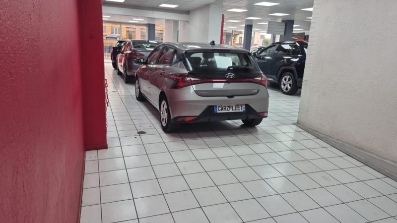 HYUNDAI I 20 BERLINE 1.0 100ch 48V BUSINESS/1 ERE MAIN/EXPORT ALGERIE TUNISIE 12490 HT