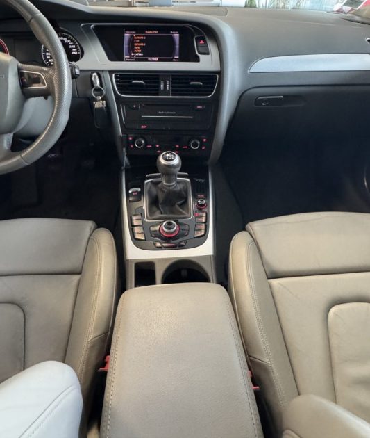 AUDI A4 2.0 TDI 143CH DPF AMBIENTE 2011