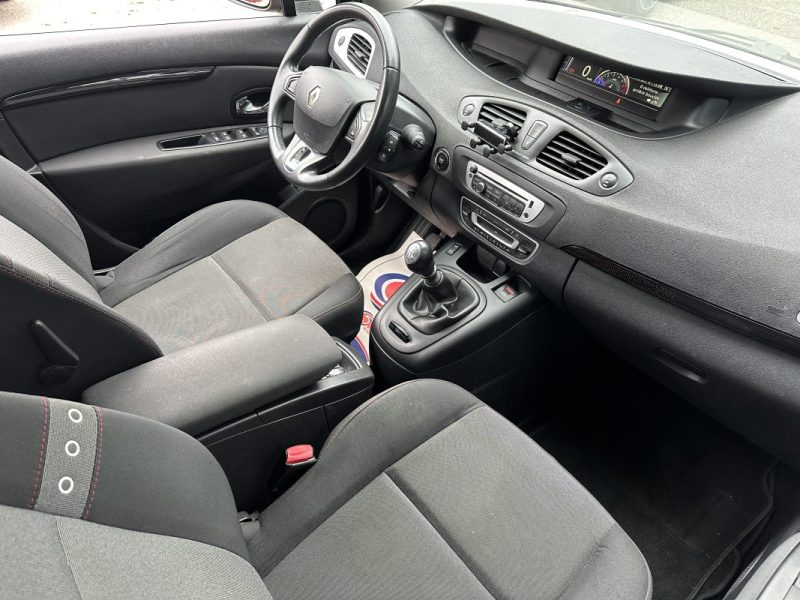 RENAULT SCENIC 1.2 TCE 115CH SUIVI COMPLET RENAULT 2013