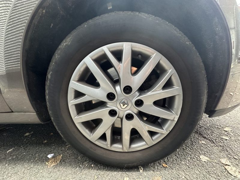 RENAULT SCENIC 1.2 TCE 115CH SUIVI COMPLET RENAULT 2013