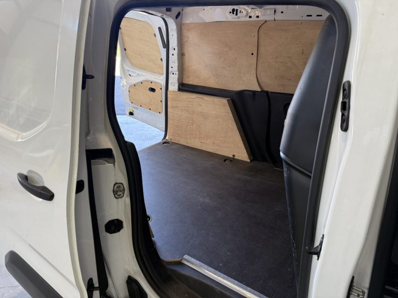 PEUGEOT PARTNER 1.6 BLUEHDI 100CH ASPHALT (STANDARD 650KG) - Apple CarPlay - Caméra de recul