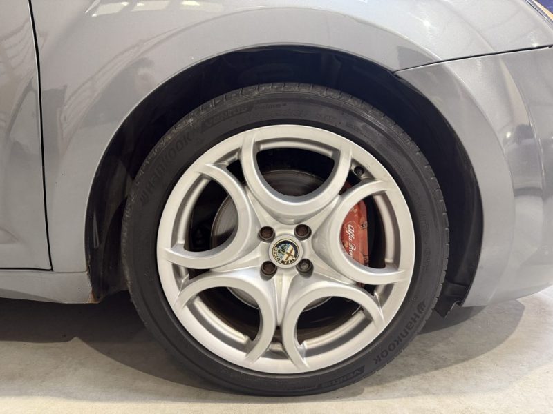 ALFA ROMEO MITO 1.4i 16v TURBO TJET 155ch SELECTIVE / Toit ouvrant / Distribution OK