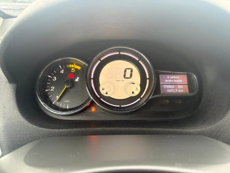 RENAULT MEGANE 1.5 DCI 110CH 🚗 Suivi complet ✅ Kit distribution  ✅ Garantie 6 mois 