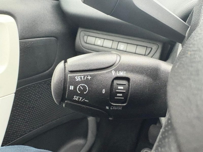 PEUGEOT 208 1.2🚗 68CH  - Première main ✅ - Kit distribution ✅ - Suivi complet ✅