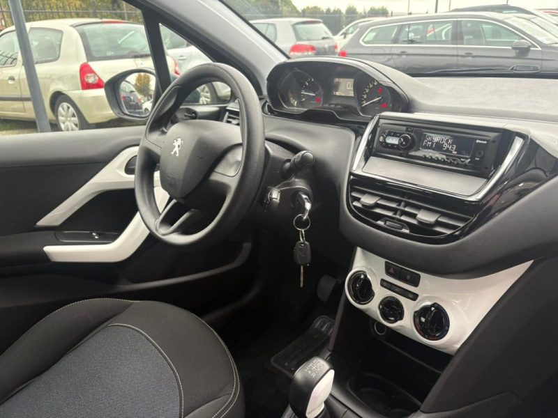 PEUGEOT 208 1.2🚗 68CH  - Première main ✅ - Kit distribution ✅ - Suivi complet ✅