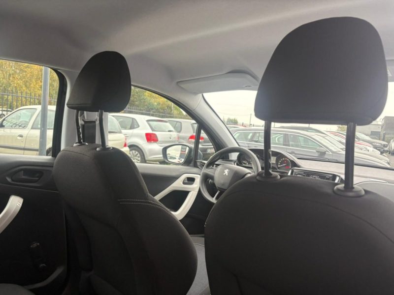 PEUGEOT 208 1.2🚗 68CH  - Première main ✅ - Kit distribution ✅ - Suivi complet ✅