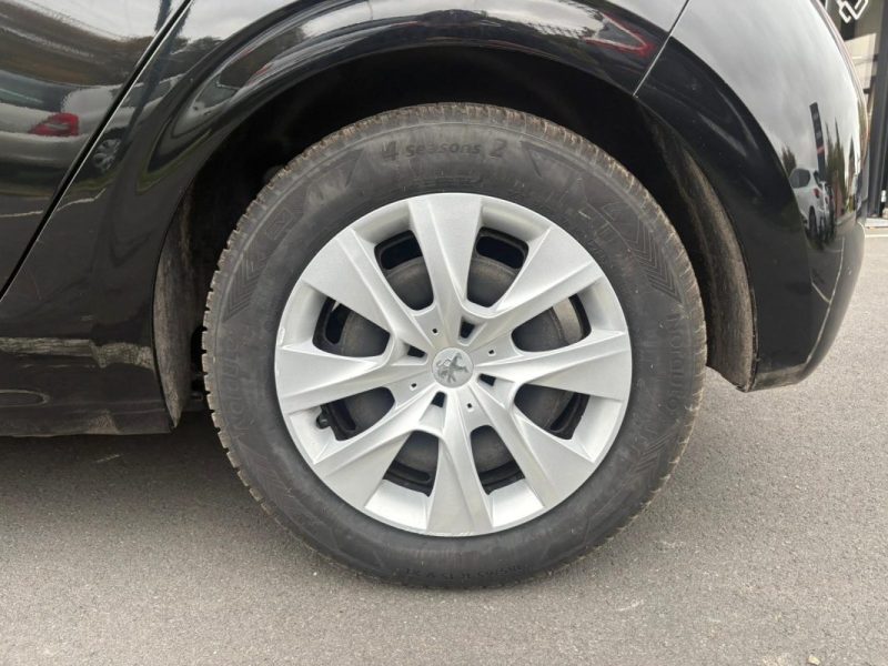 PEUGEOT 208 1.2🚗 68CH  - Première main ✅ - Kit distribution ✅ - Suivi complet ✅