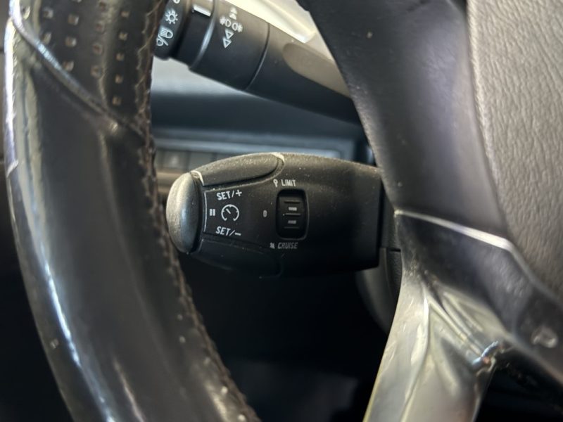 PEUGEOT 208 1.4 HDI 68cv 5P Envy - Régulateur - Climatisation 