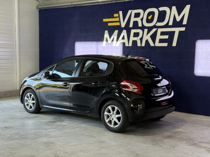 PEUGEOT 208 1.4 HDI 68cv 5P Envy - Régulateur - Climatisation 