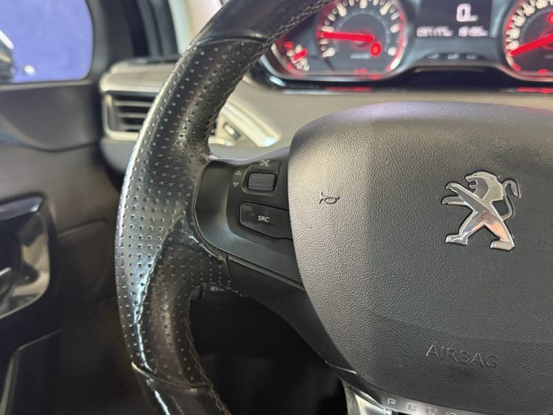 PEUGEOT 208 1.4 HDI 68cv 5P Envy - Régulateur - Climatisation 