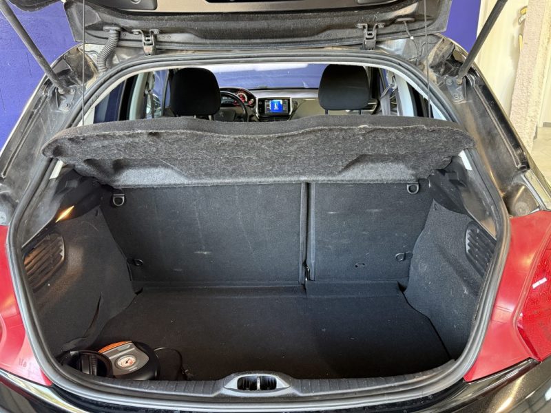 PEUGEOT 208 1.4 HDI 68cv 5P Envy - Régulateur - Climatisation 