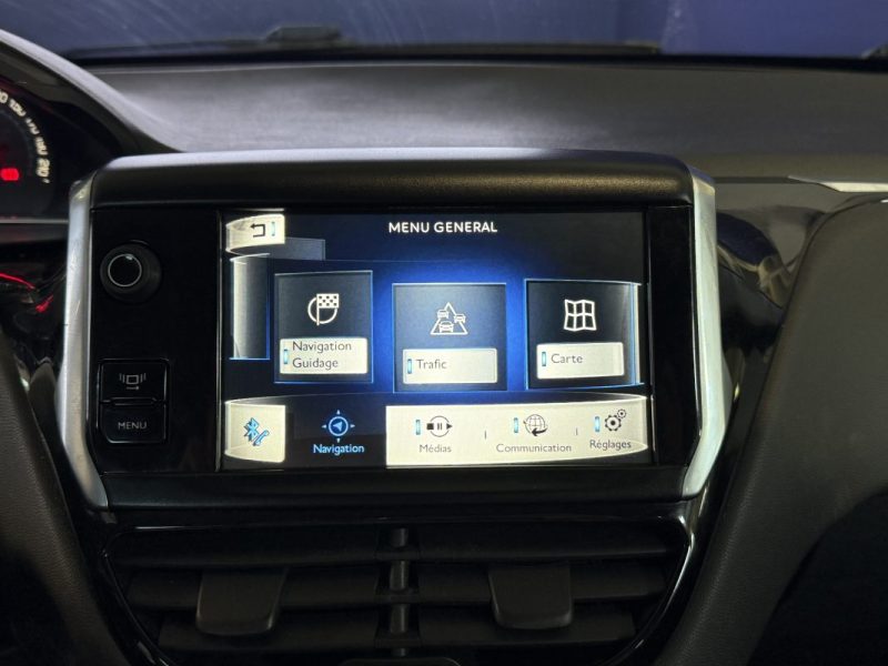 PEUGEOT 208 1.4 HDI 68cv 5P Envy - Régulateur - Climatisation 