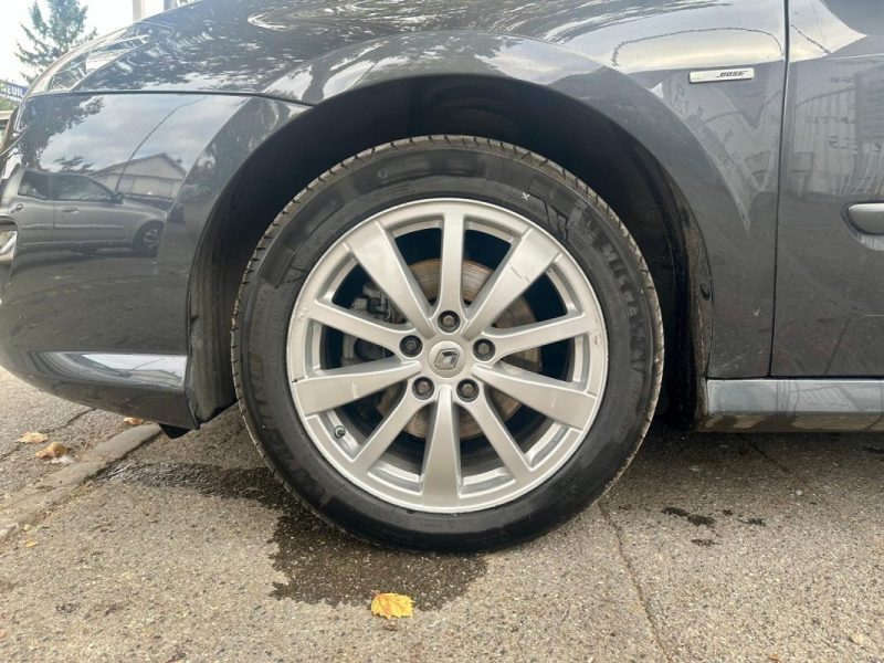 RENAULT LAGUNA III 2.0 DCI 130 BOSE EDITION **1ÈRE MAIN** 