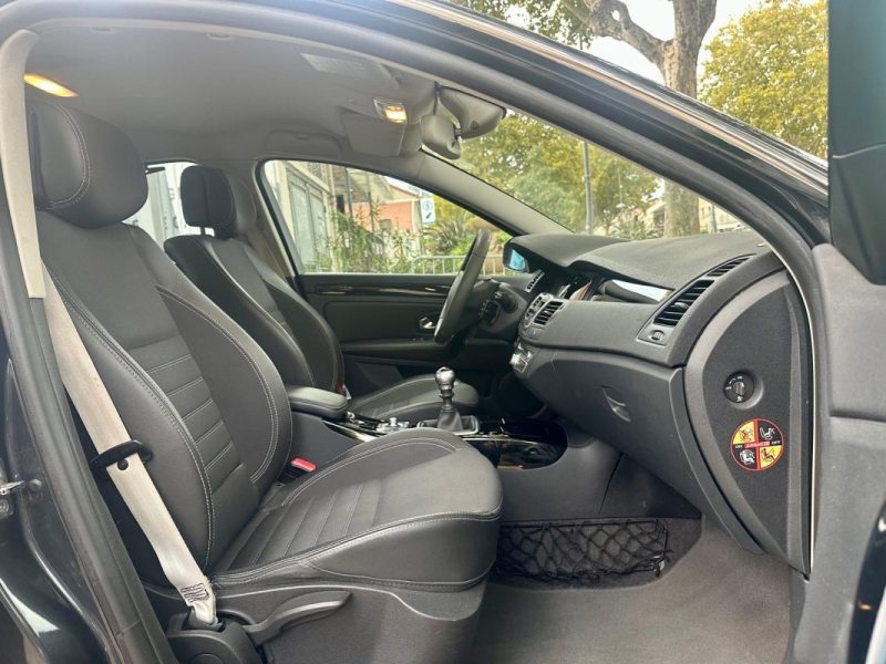 RENAULT LAGUNA III 2.0 DCI 130 BOSE EDITION **1ÈRE MAIN** 