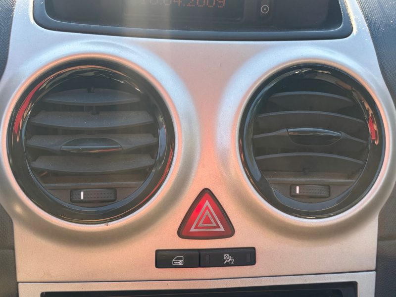 OPEL CORSA 1.0 TWINPORT 65 ESSENTIA 2009