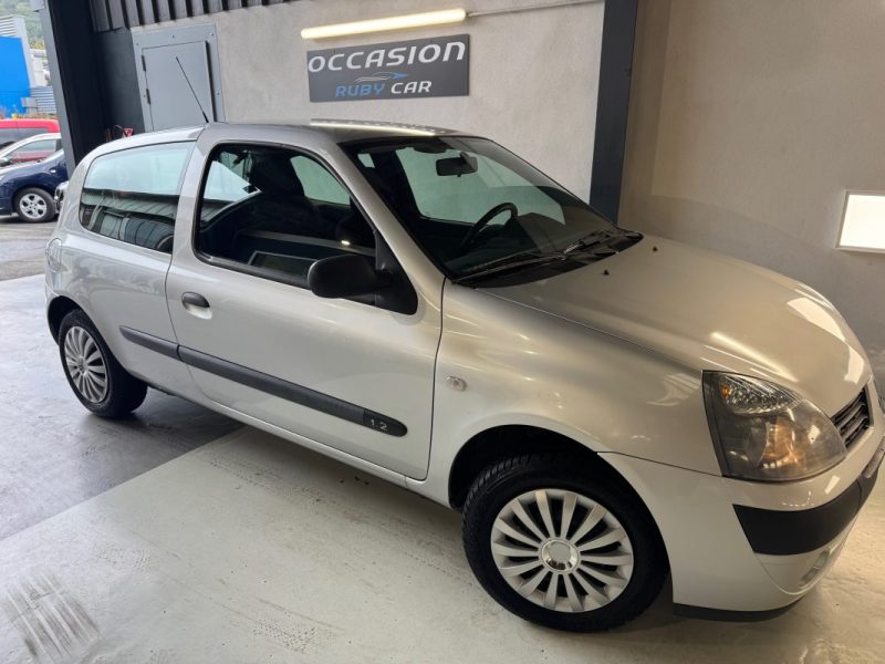 RENAULT CLIO  1.2 CAMPUS 2006 (75 750 KMS) GARANTIE 