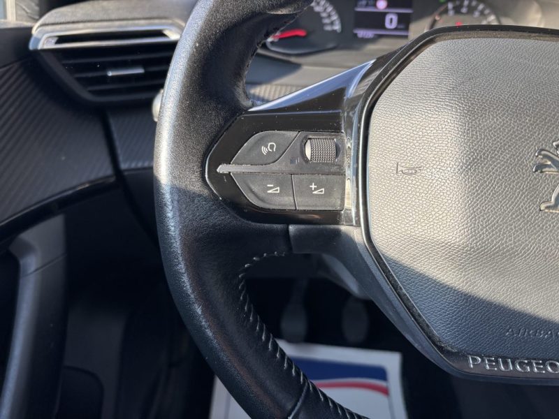 PEUGEOT 2008 1.2 PURETECH 100CH ALLURE 