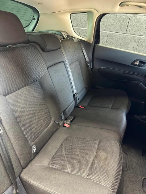 PEUGEOT 3008 1.6 HDI 110 CONFORT PACK