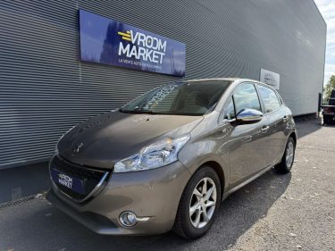 PEUGEOT 208 1.2 VTI PURETECH 82CV STYLE / DISTRIB OK
