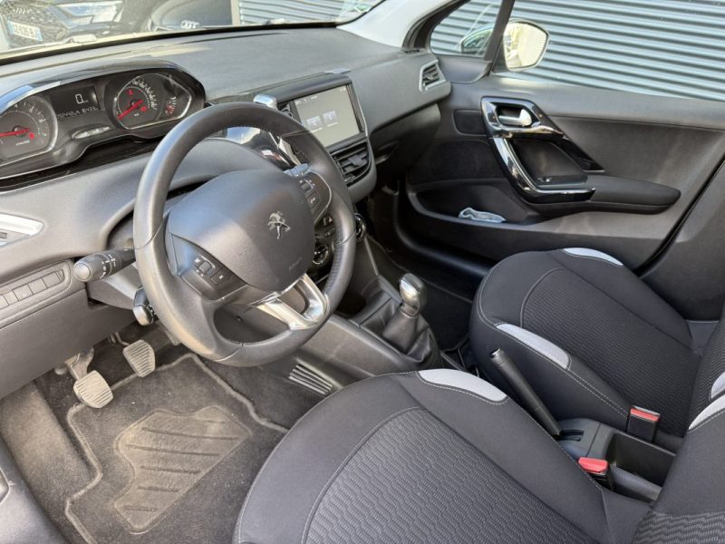 PEUGEOT 208 1.2 VTI PURETECH 82CV STYLE / DISTRIB OK