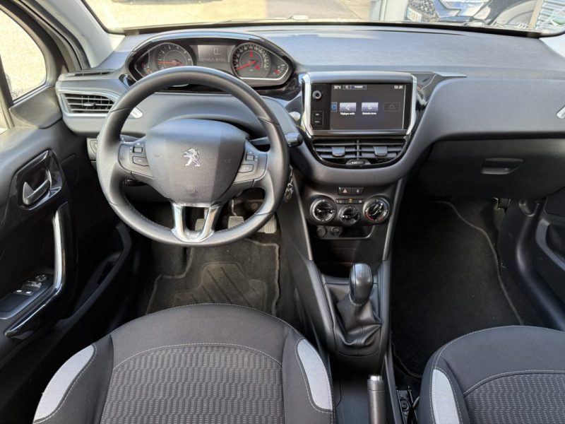 PEUGEOT 208 1.2 VTI PURETECH 82CV STYLE / DISTRIB OK