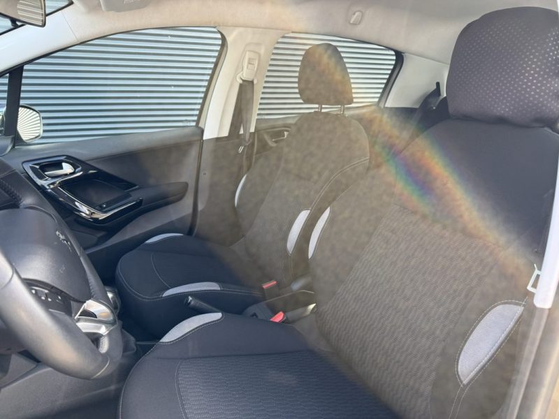 PEUGEOT 208 1.2 VTI PURETECH 82CV STYLE / DISTRIB OK