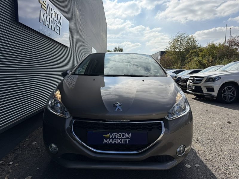 PEUGEOT 208 1.2 VTI PURETECH 82CV STYLE / DISTRIB OK