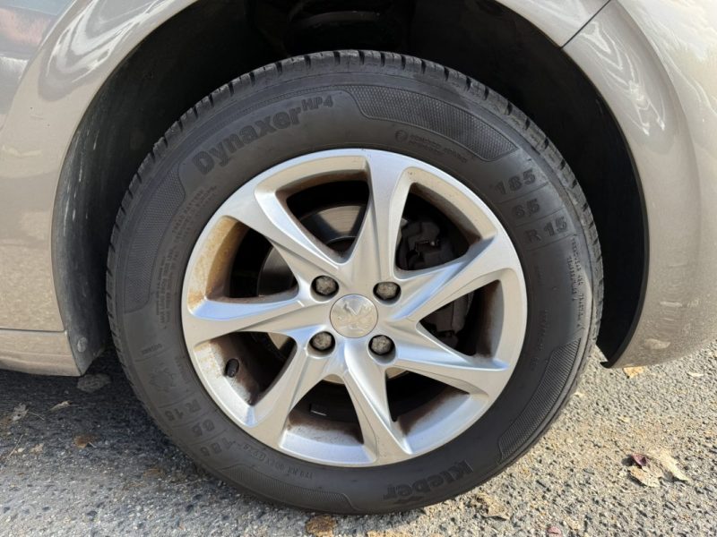 PEUGEOT 208 1.2 VTI PURETECH 82CV STYLE / DISTRIB OK