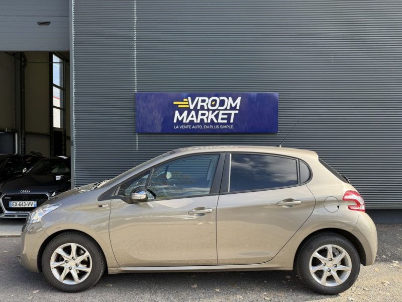 PEUGEOT 208 1.2 VTI PURETECH 82CV STYLE / DISTRIB OK