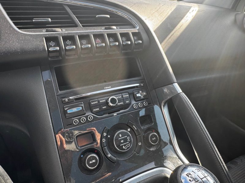 PEUGEOT 3008 1.6 HDI 16V 110 FELINE 