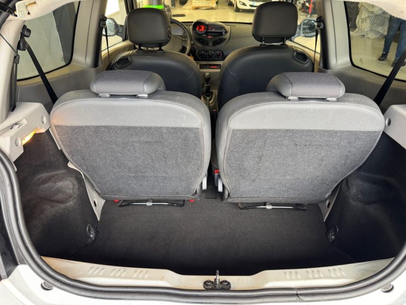 RENAULT  TWINGO 1.2 16V 75 NIGHT&DAY Toit ouvrant 1° MAIN