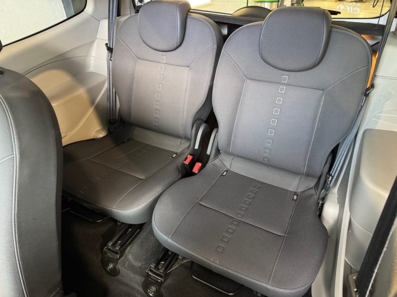 RENAULT  TWINGO 1.2 16V 75 NIGHT&DAY Toit ouvrant 1° MAIN