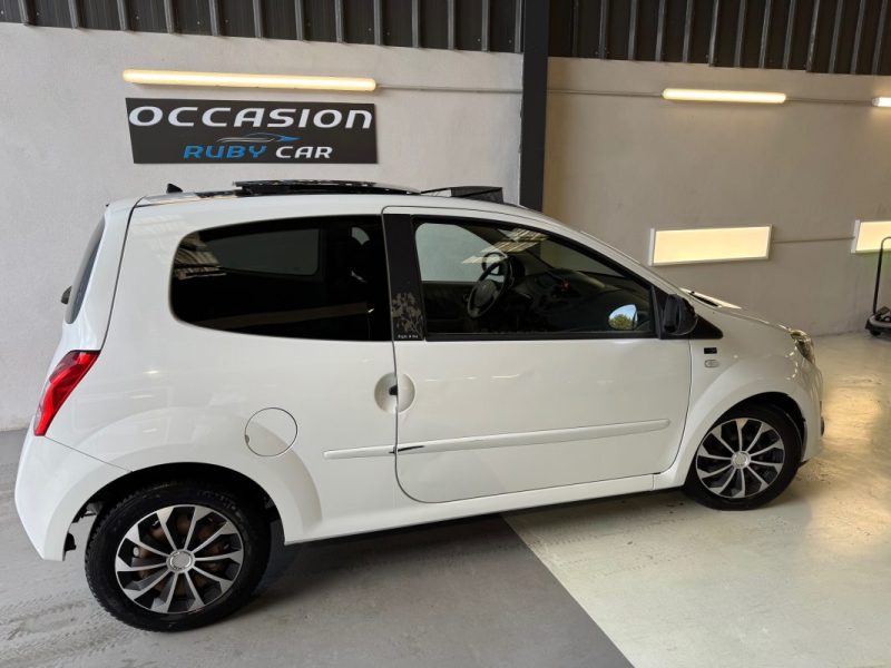 RENAULT  TWINGO 1.2 16V 75 NIGHT&DAY Toit ouvrant 1° MAIN