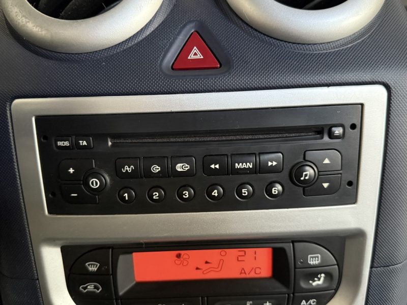 PEUGEOT 1007 1.4I BVA SPORTY PACK