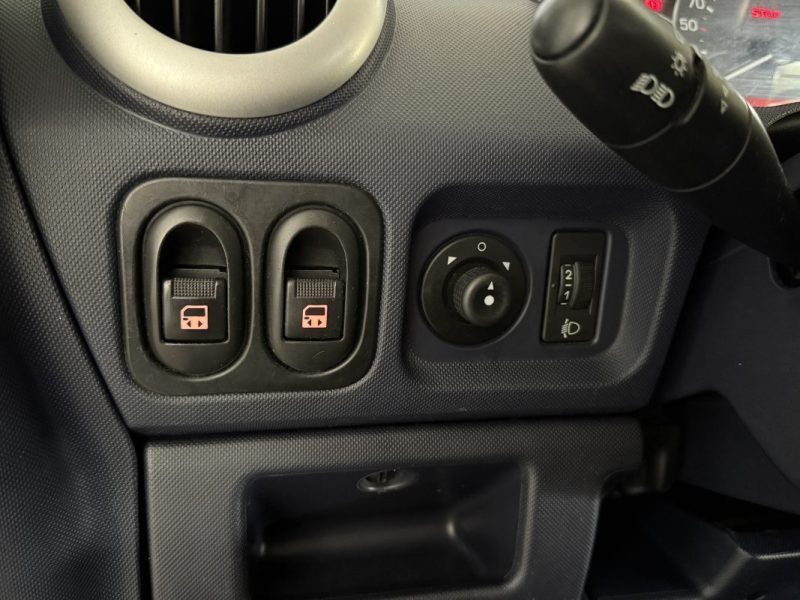 PEUGEOT 1007 1.4I BVA SPORTY PACK