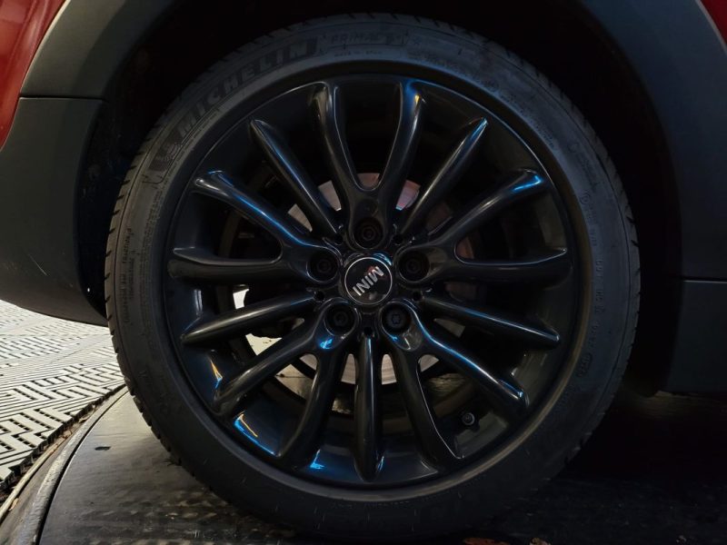 MINI CLUBMAN 136CH BVA7 TOIT OUVRANT / CAMERA DE RECUL / ATTELAGE/ APPLE CARPLAY