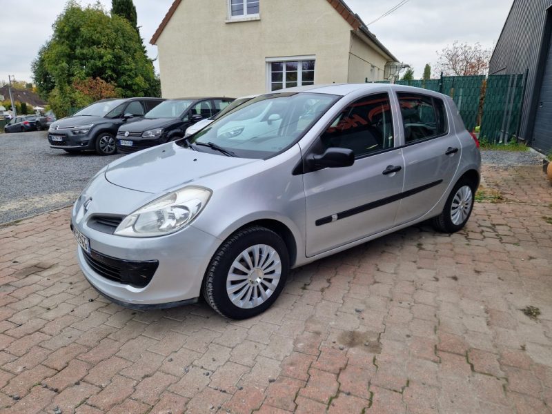 Renault CLIO III 1.5 dCi 68cv *Authentique* / Réviser&Garantie