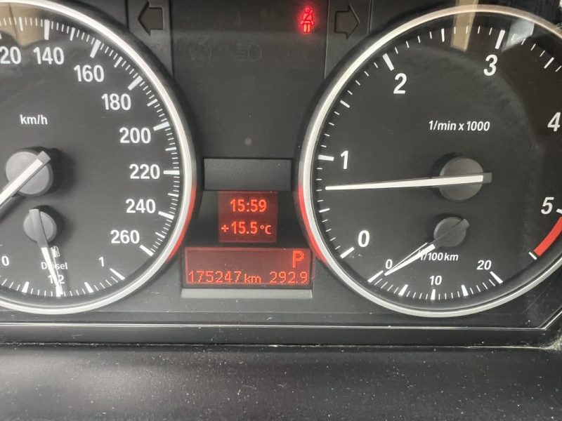 B.M.W. SERIE 3 318DA 143CH EDITION 2011