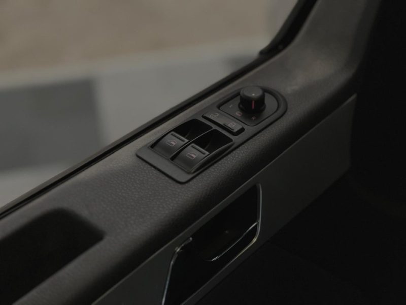 VOLKSWAGEN MULTIVAN T5 2.0 TDI 140CH DSG HIGHLINE 5 PORTE 7PLACE 