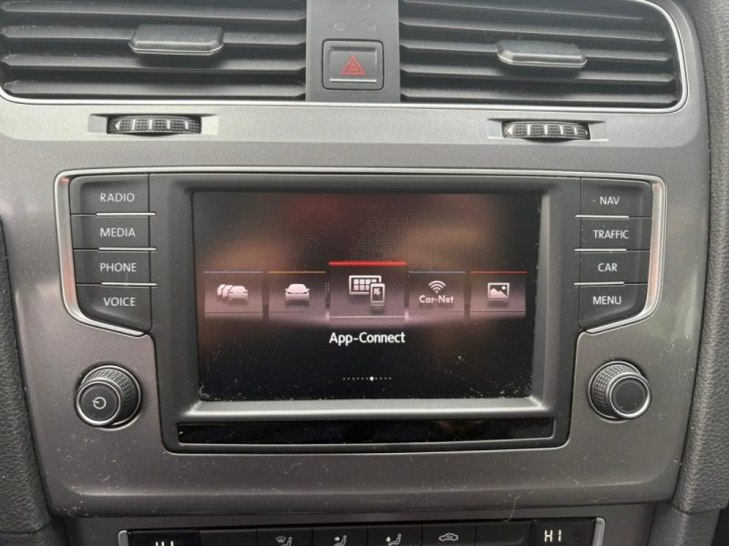 VOLKSWAGEN GOLF 1.2 TSI 85CH  TRENDLINE  🚗 - Sièges chauffants - 🛣️ Navigation  - Garantie 6 mois 