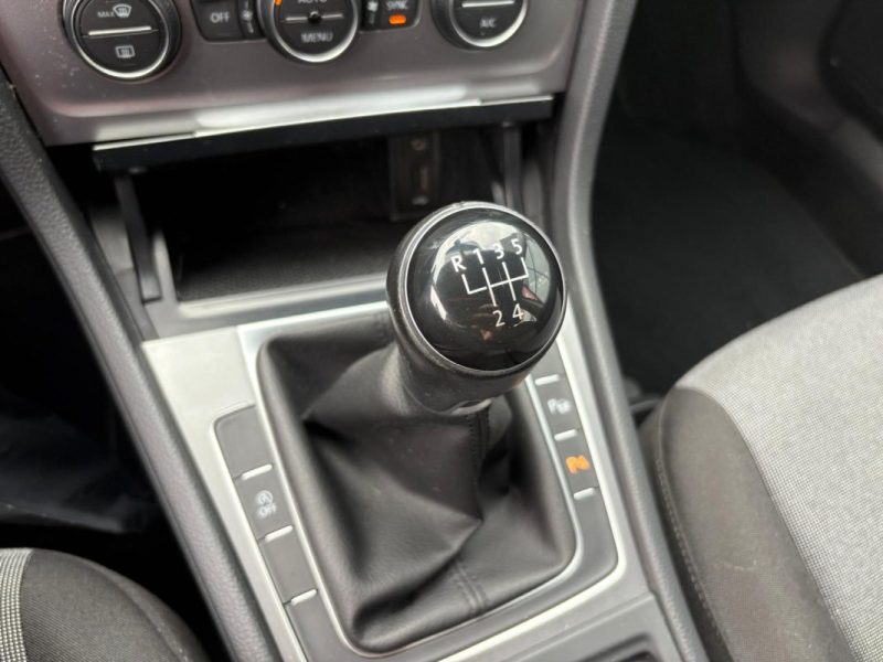 VOLKSWAGEN GOLF 1.2 TSI 85CH  TRENDLINE  🚗 - Sièges chauffants - 🛣️ Navigation  - Garantie 6 mois 