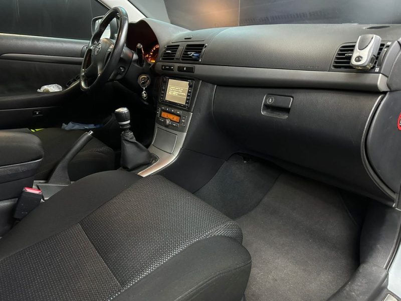 TOYOTA  AVENSIS 2.0 D-4D 126 cv