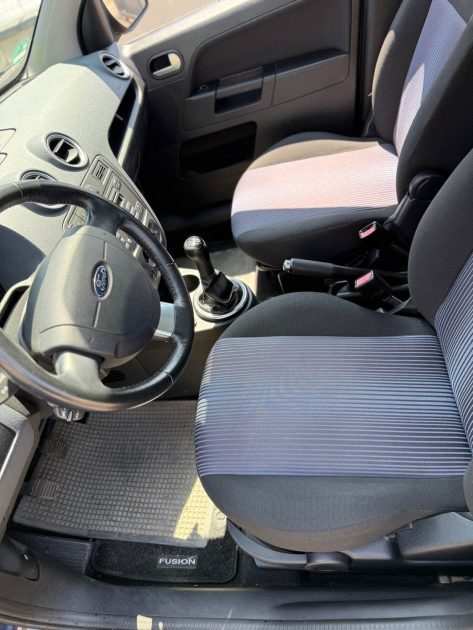 FORD FUSION 1.4l STYLE 2012