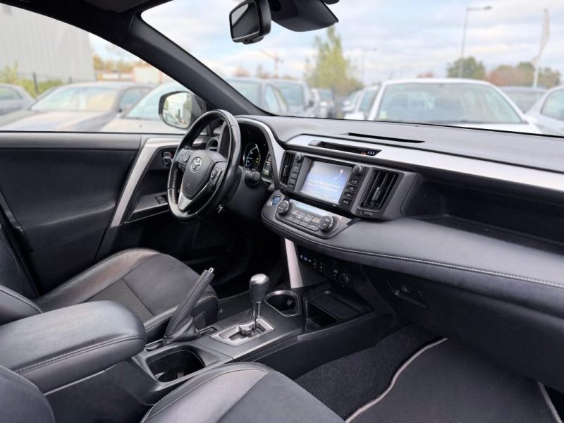 TOYOTA RAV4 2.5 HYBRIDE DESIGN 197ch