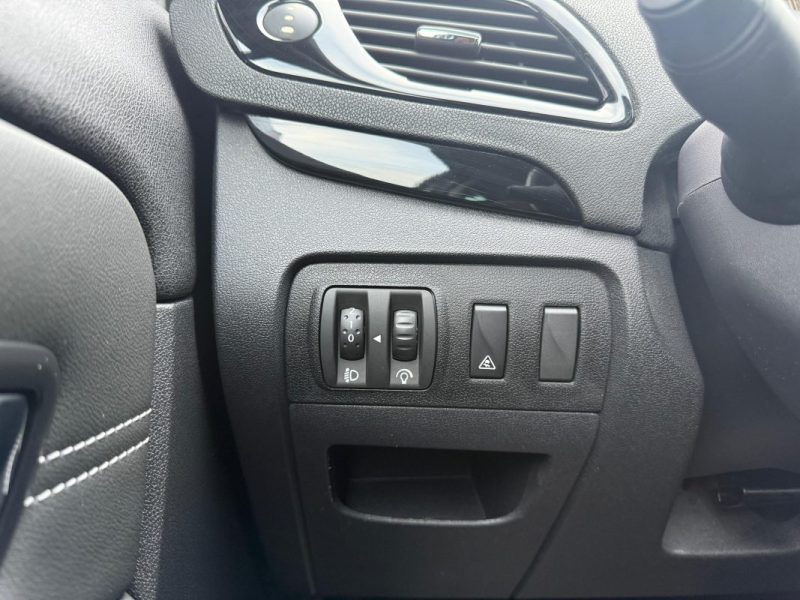 RENAULT SCENIC 3 1.5 DCI 110CV DYNAMIQUE BVA GARANTIE 12 MOIS