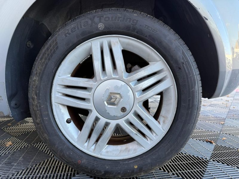 RENAULT MEGANE 1.6I 113CV 