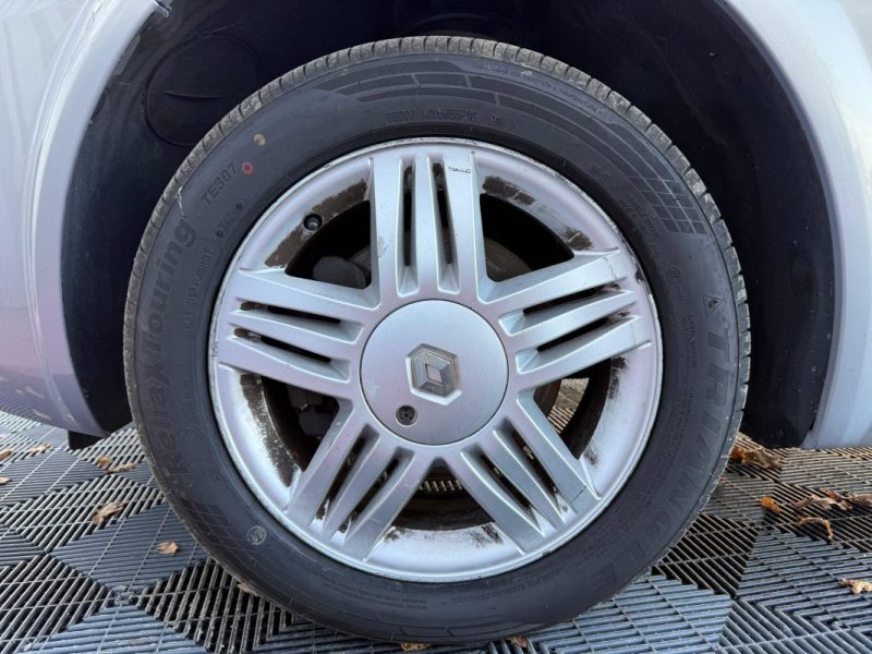RENAULT MEGANE 1.6I 113CV GARANTIE 6 MOIS