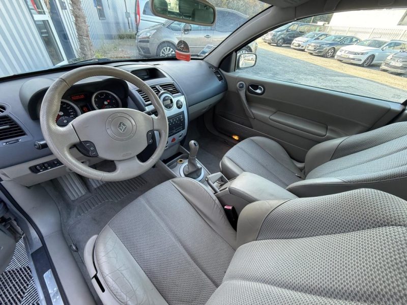 RENAULT MEGANE 1.6I 113CV GARANTIE 6 MOIS
